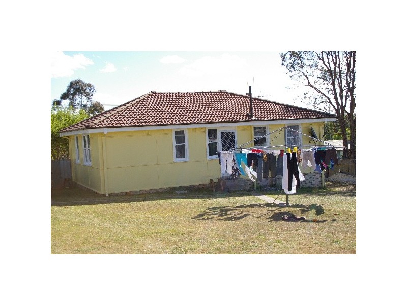 3 Prince Avenue, Uralla NSW 2358