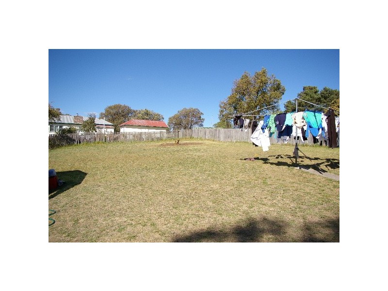 3 Prince Avenue, Uralla NSW 2358