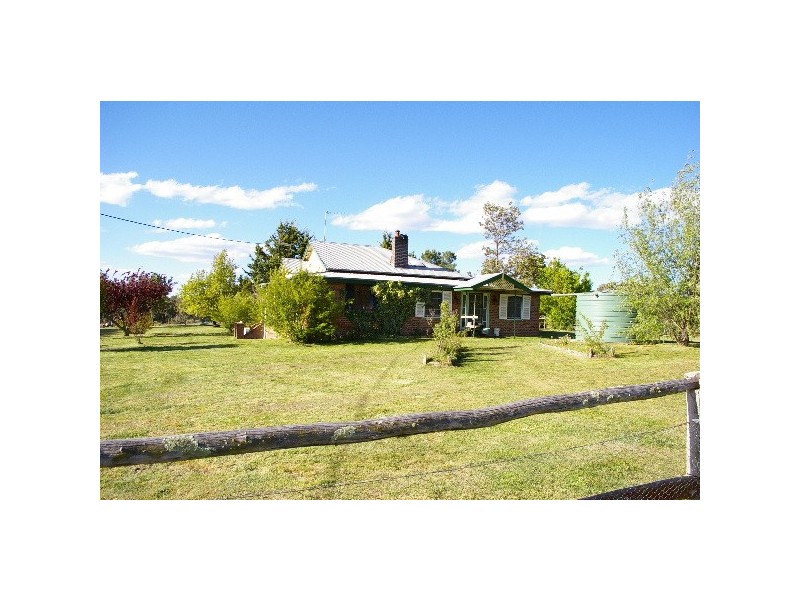 ‘Glen Leigh’ Allinghams Road, Uralla NSW 2358