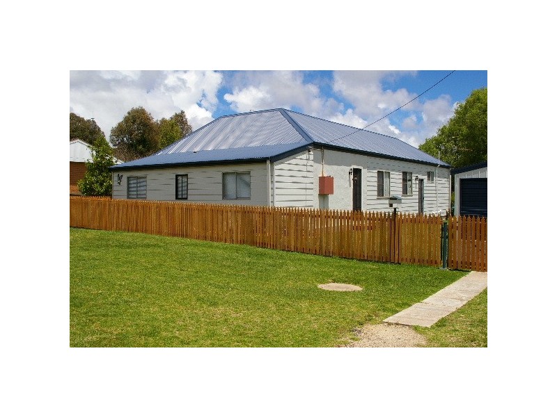 30 King Street, Uralla NSW 2358