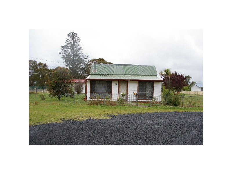 1 Ivon Court, Uralla NSW 2358