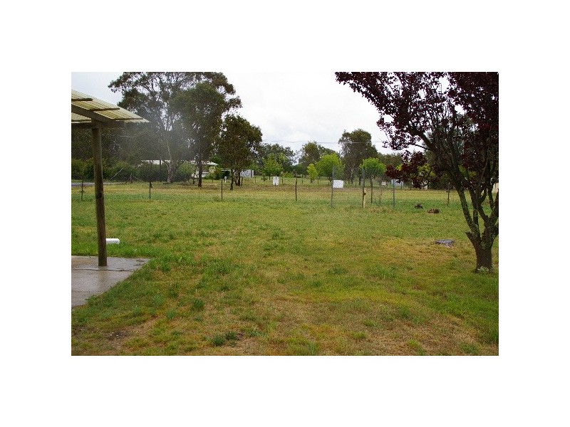 1 Ivon Court, Uralla NSW 2358