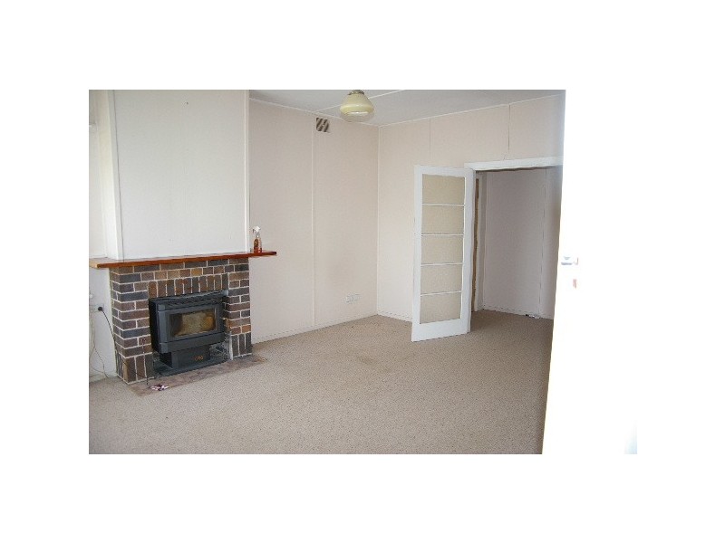 140 Bridge Street, Uralla NSW 2358