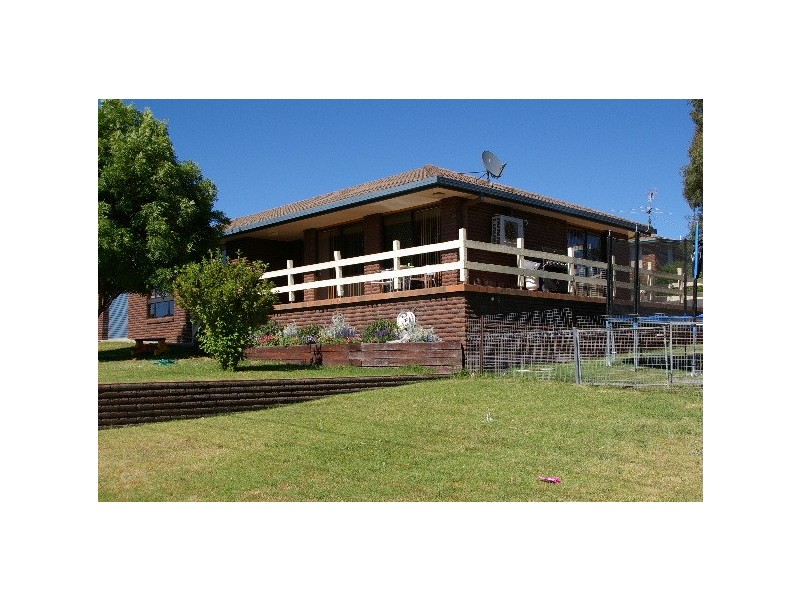 111N Lagoon Street, Walcha NSW 2354