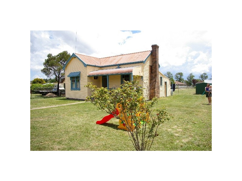 18 Gostwyck Street, Uralla NSW 2358