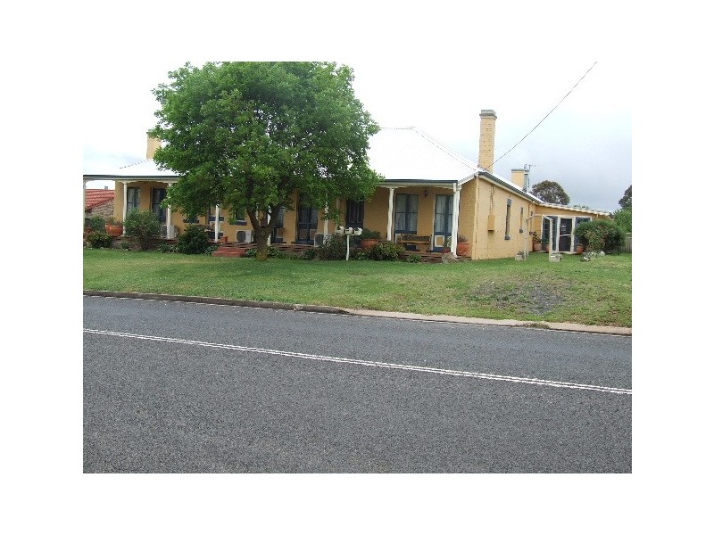 105E Hill Street, Walcha NSW 2354