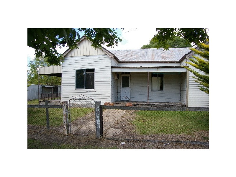 154 Bridge Street, Uralla NSW 2358