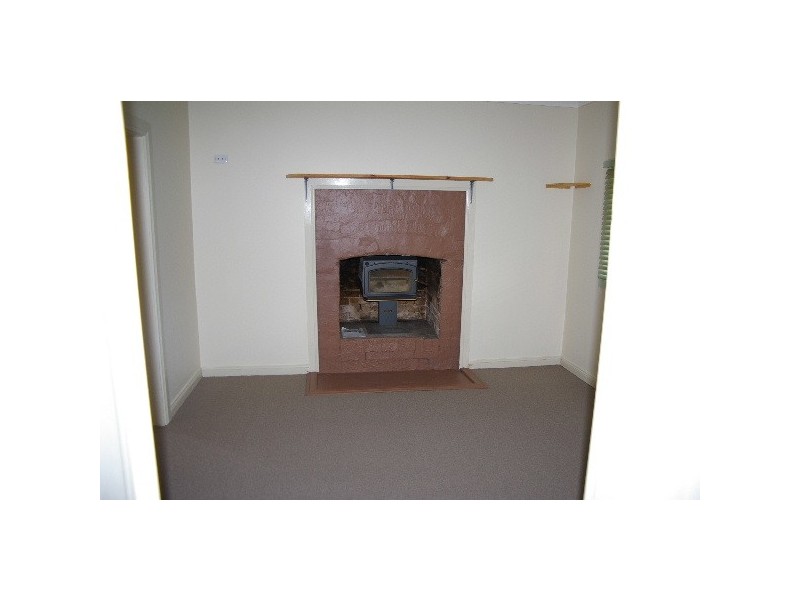 4 Rowan Avenue, Uralla NSW 2358