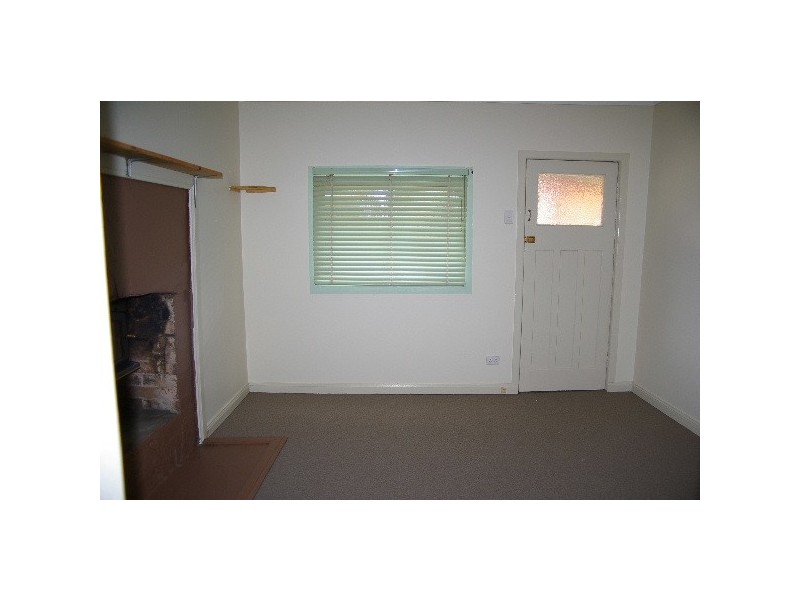 4 Rowan Avenue, Uralla NSW 2358