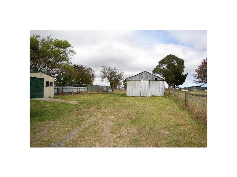 4 Rowan Avenue, Uralla NSW 2358