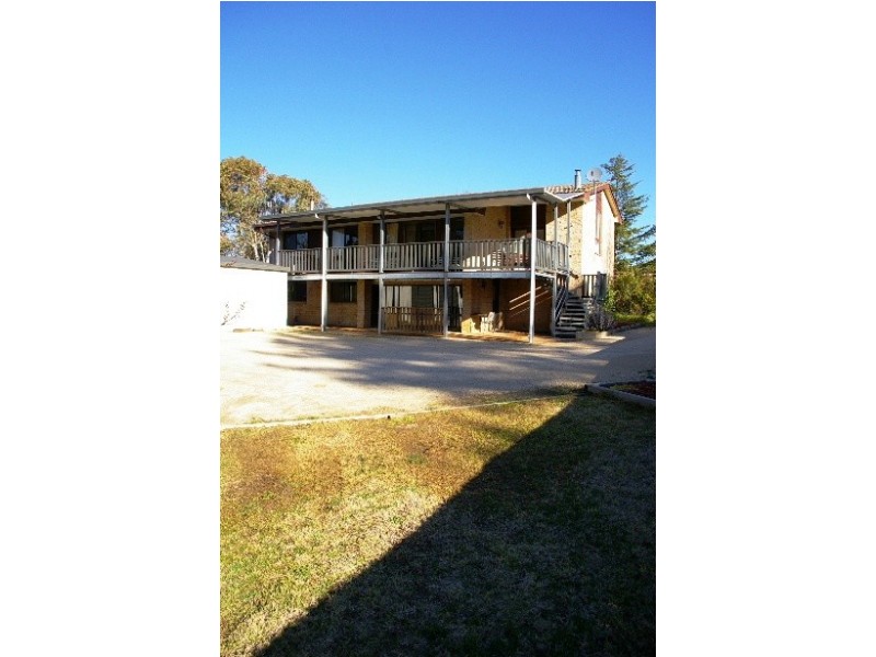 15 Rowan Avenue, Uralla NSW 2358