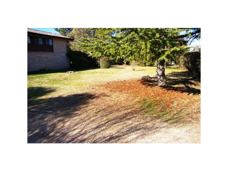 15 Rowan Avenue, Uralla NSW 2358