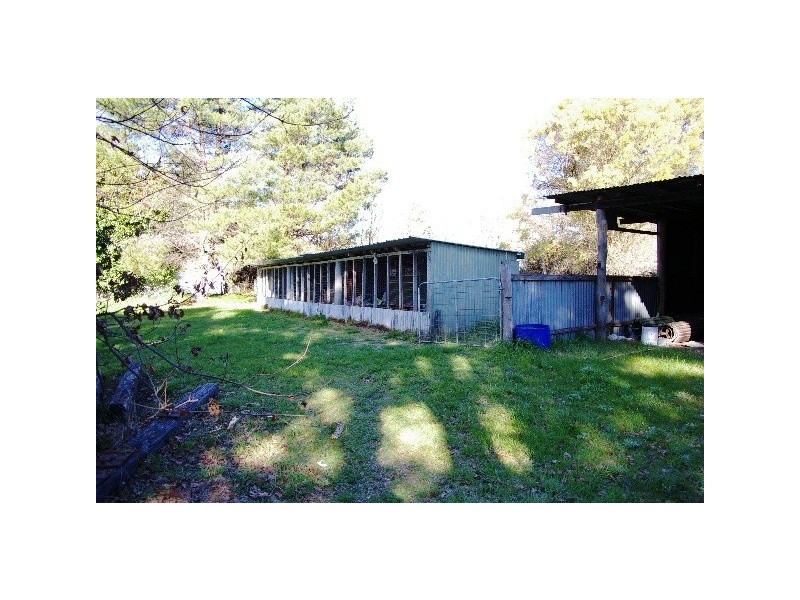 15 Rowan Avenue, Uralla NSW 2358