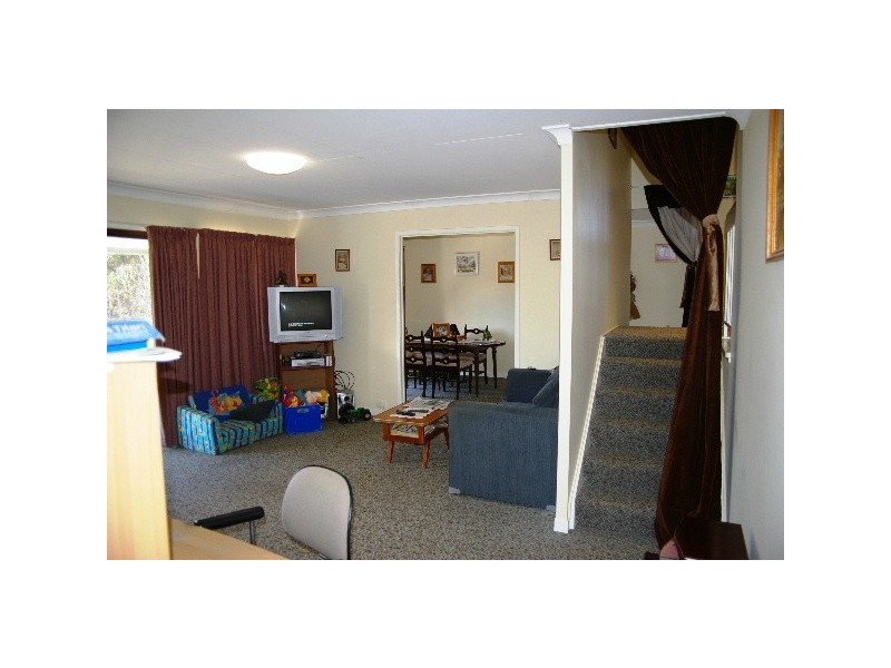 15 Rowan Avenue, Uralla NSW 2358