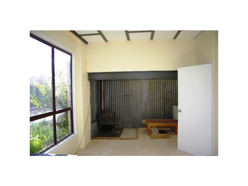 15 Rowan Avenue, Uralla NSW 2358