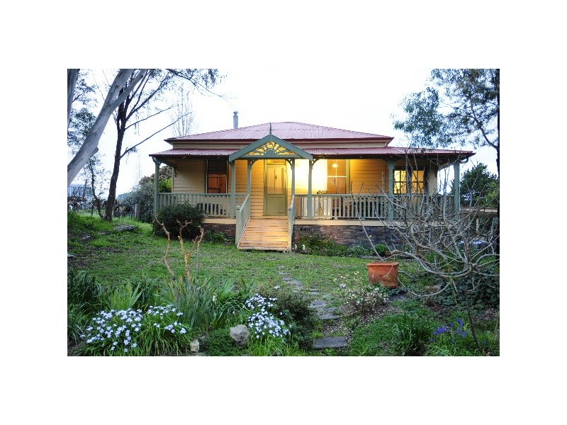 65 Bridge Street, Uralla NSW 2358