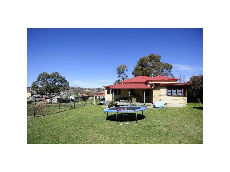 65 Bridge Street, Uralla NSW 2358