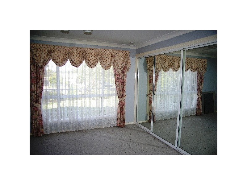 1A Plane Avenue, Uralla NSW 2358