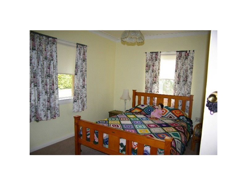 17 Bridge Street, Uralla NSW 2358