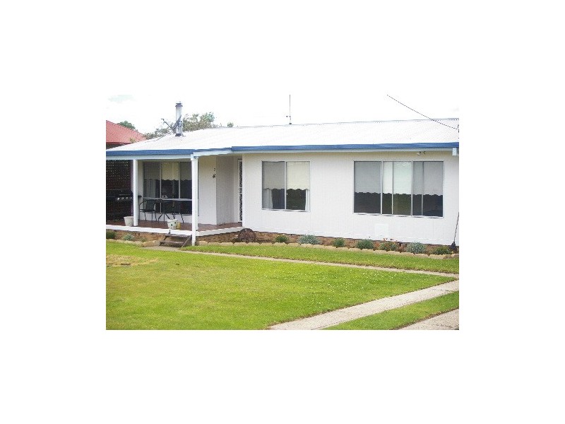 12 Bligh Avenue, Uralla NSW 2358