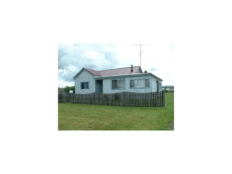 36 Park Street, Uralla NSW 2358