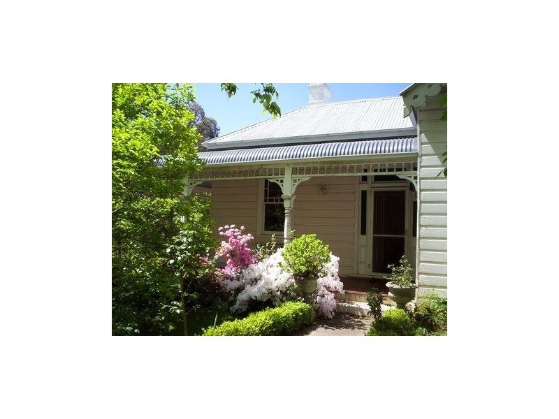 15 King Street, Uralla NSW 2358