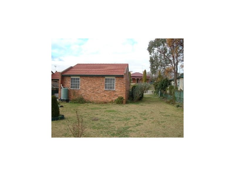 2/14 Hill Street, Uralla NSW 2358