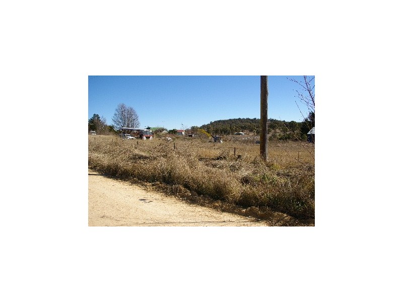 296 Thunderbolts Way, Rocky River NSW 2358