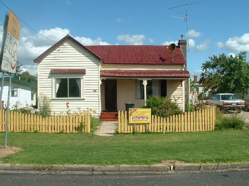 152 Bridge Street, Uralla NSW 2358