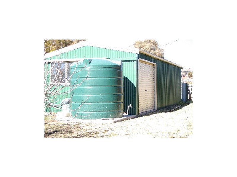 8 McKenzie Street, Uralla NSW 2358