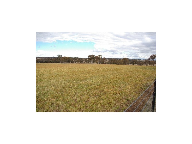 30 Devoncourt Road, Uralla NSW 2358