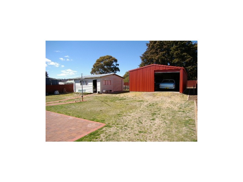 11 McMahon Street, Uralla NSW 2358