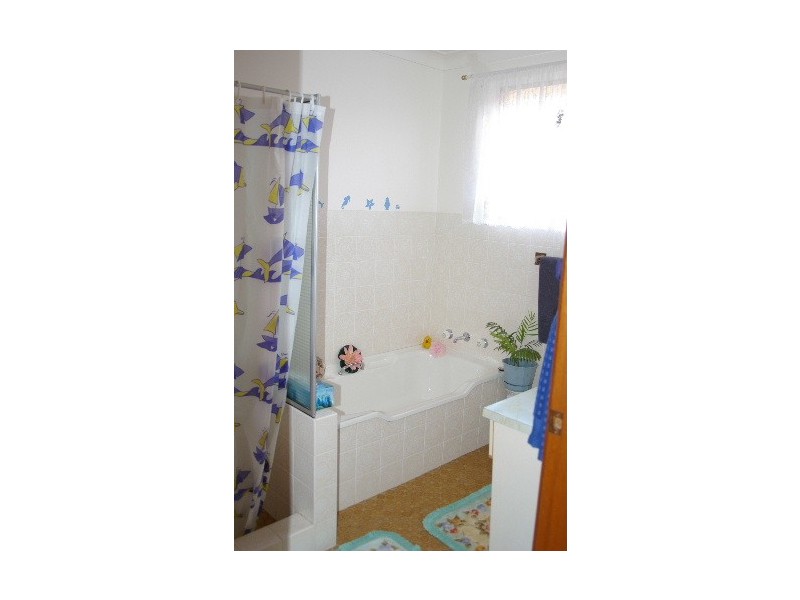 11 McMahon Street, Uralla NSW 2358