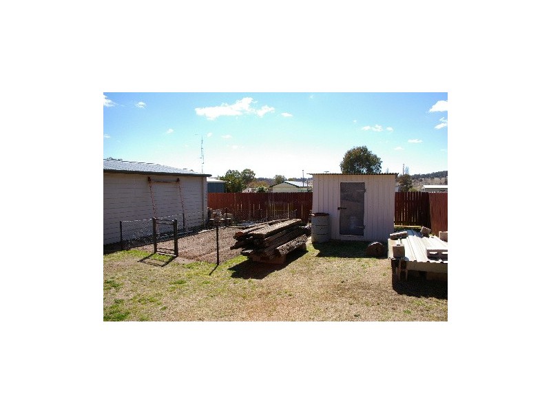 11 McMahon Street, Uralla NSW 2358