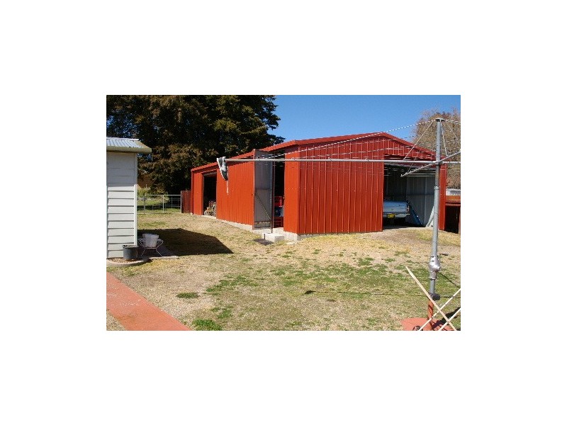 11 McMahon Street, Uralla NSW 2358