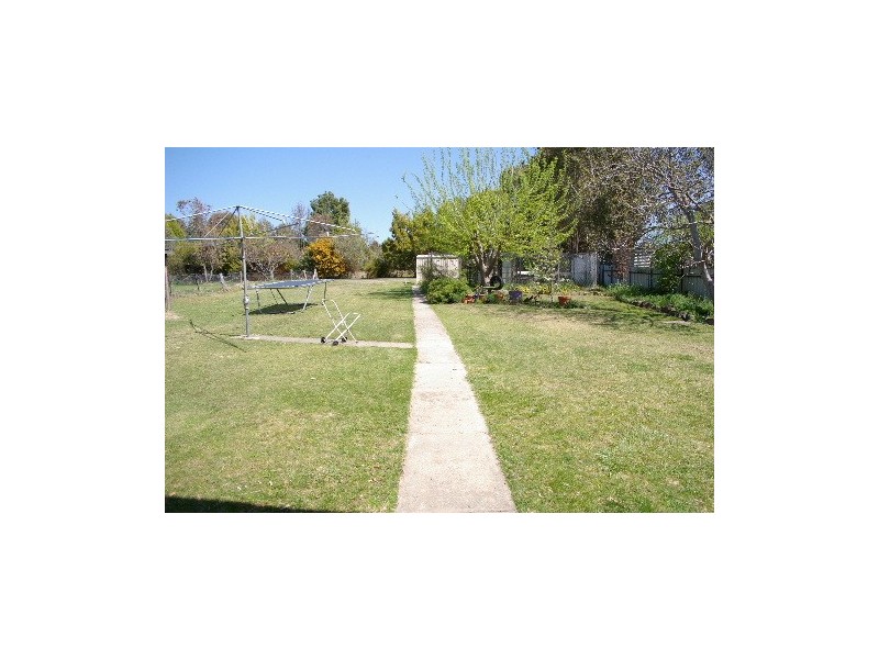 22 Salisbury Street, Uralla NSW 2358