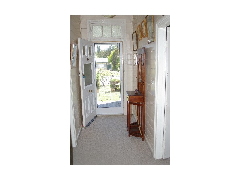 27 Hill Street, Uralla NSW 2358