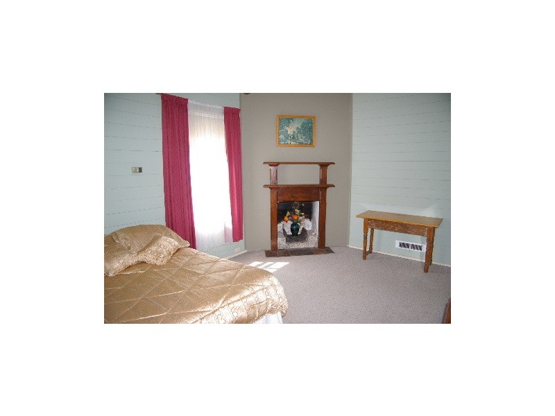 27 Hill Street, Uralla NSW 2358