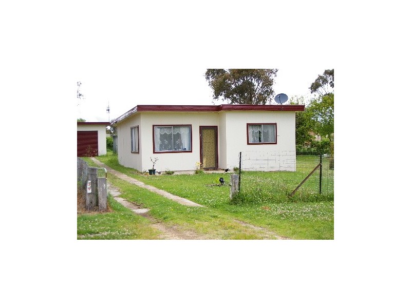 88 Queen Street, Uralla NSW 2358