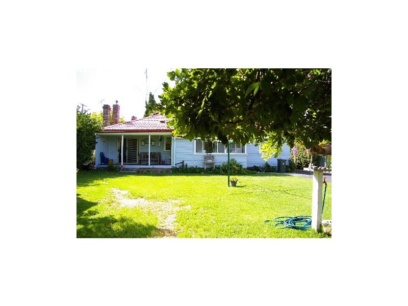 122 Bridge Street, Uralla NSW 2358