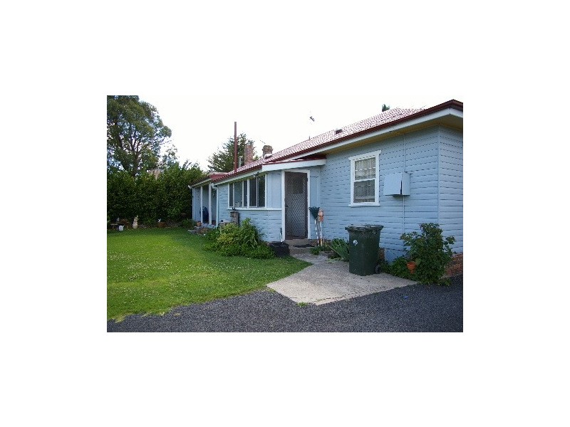 122 Bridge Street, Uralla NSW 2358