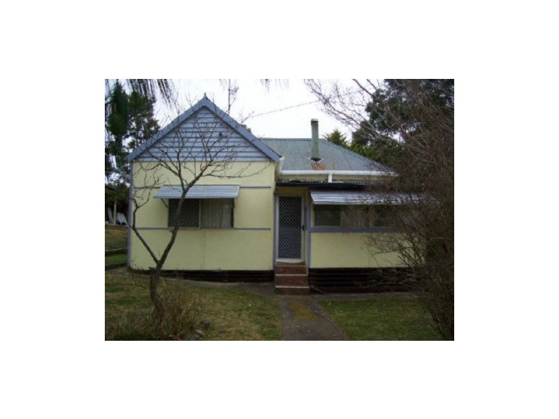 10 Warrick Street, Uralla NSW 2358