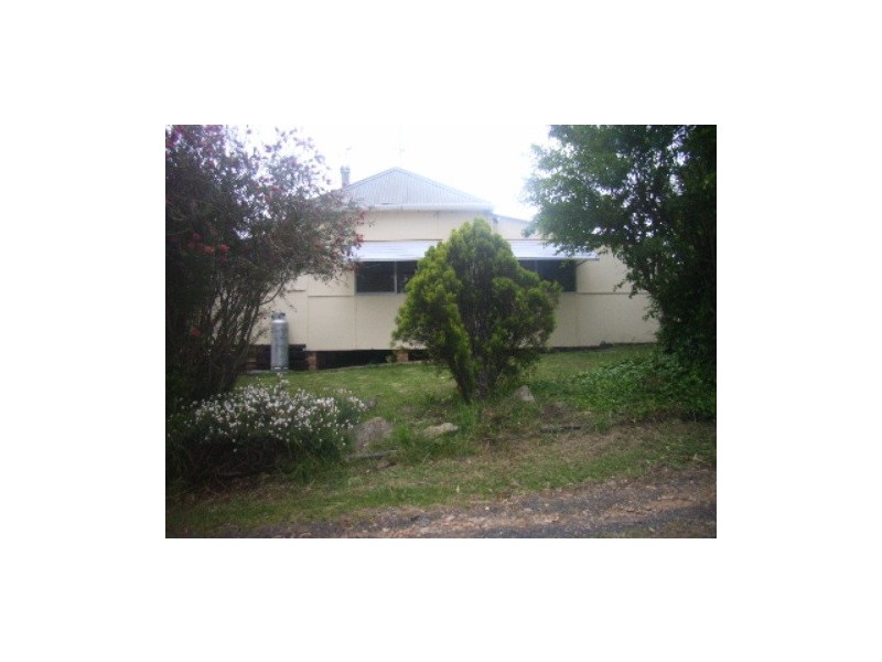 10 Warrick Street, Uralla NSW 2358