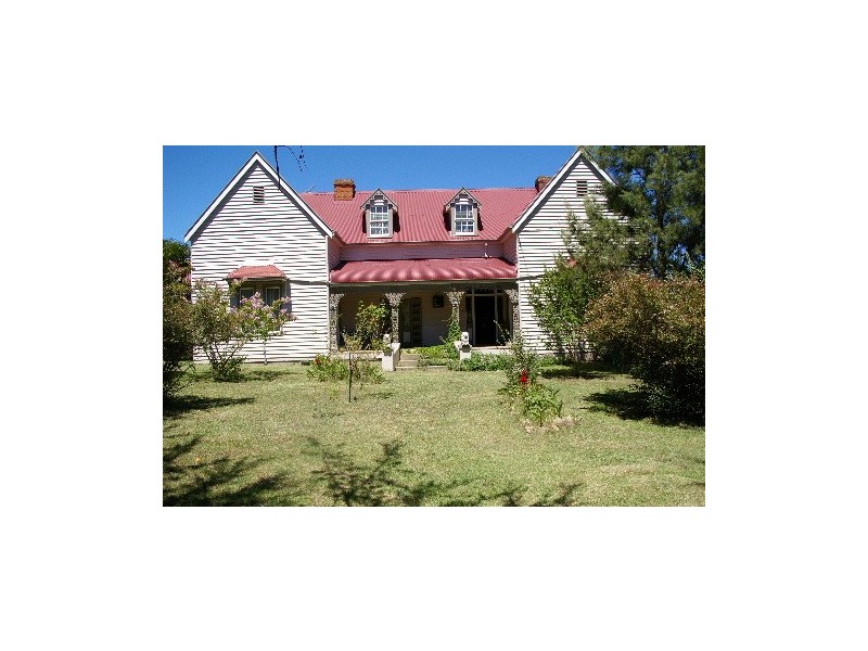 18 Salisbury Street, Uralla NSW 2358