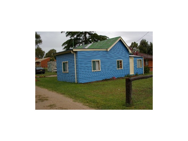 18 Queen Street, Uralla NSW 2358