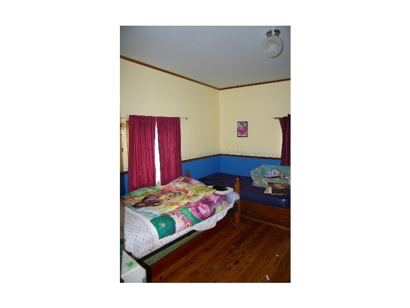 18 Queen Street, Uralla NSW 2358