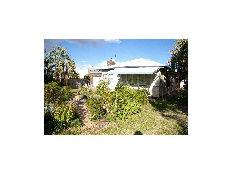 140 Bridge Street, Uralla NSW 2358