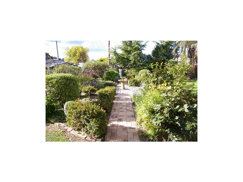 140 Bridge Street, Uralla NSW 2358