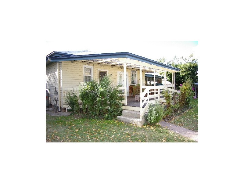 140 Bridge Street, Uralla NSW 2358