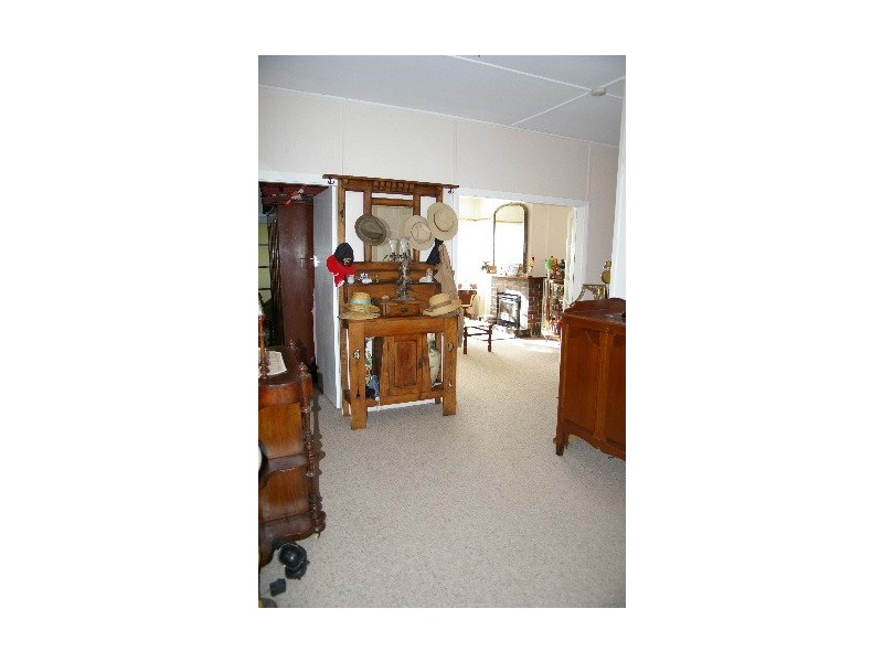 140 Bridge Street, Uralla NSW 2358